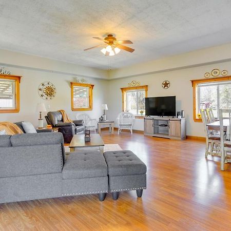 Hocking Hills Hideaway With Hot Tub And Fire Pit! Logan Exterior foto