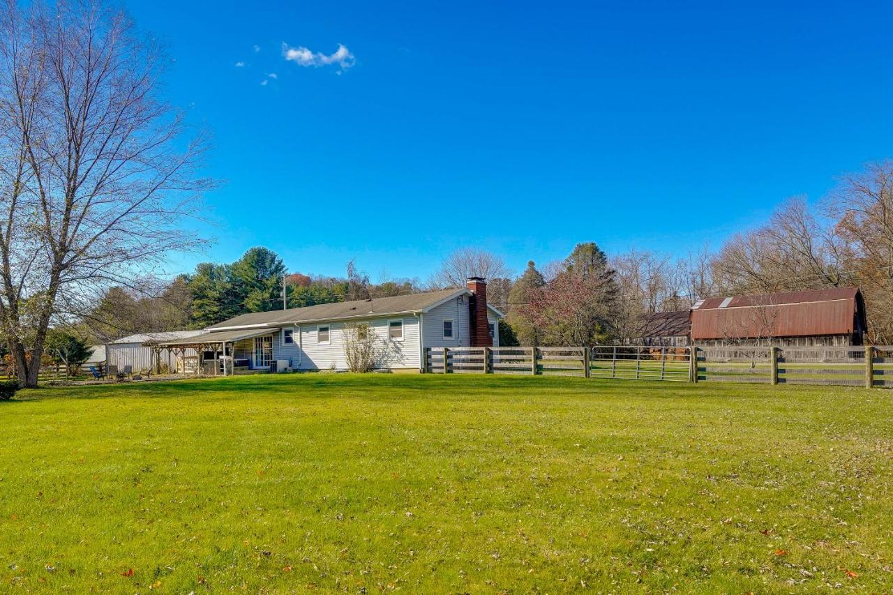 Hocking Hills Hideaway With Hot Tub And Fire Pit! Logan Exterior foto
