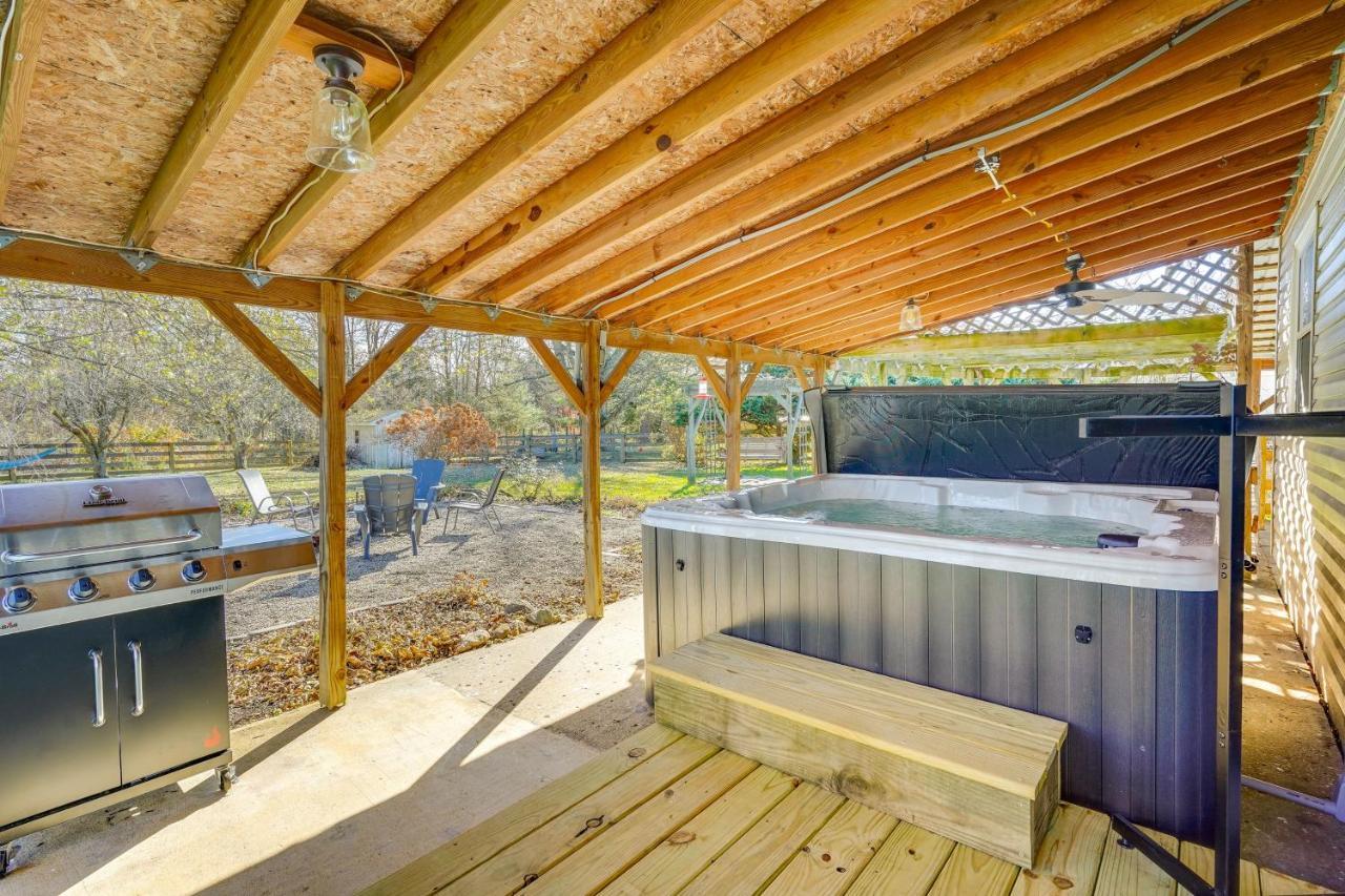 Hocking Hills Hideaway With Hot Tub And Fire Pit! Logan Exterior foto