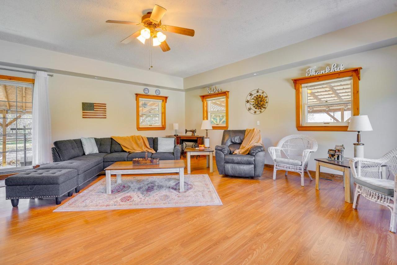 Hocking Hills Hideaway With Hot Tub And Fire Pit! Logan Exterior foto