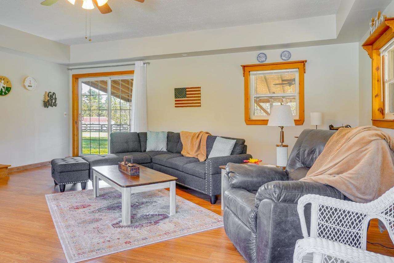 Hocking Hills Hideaway With Hot Tub And Fire Pit! Logan Exterior foto