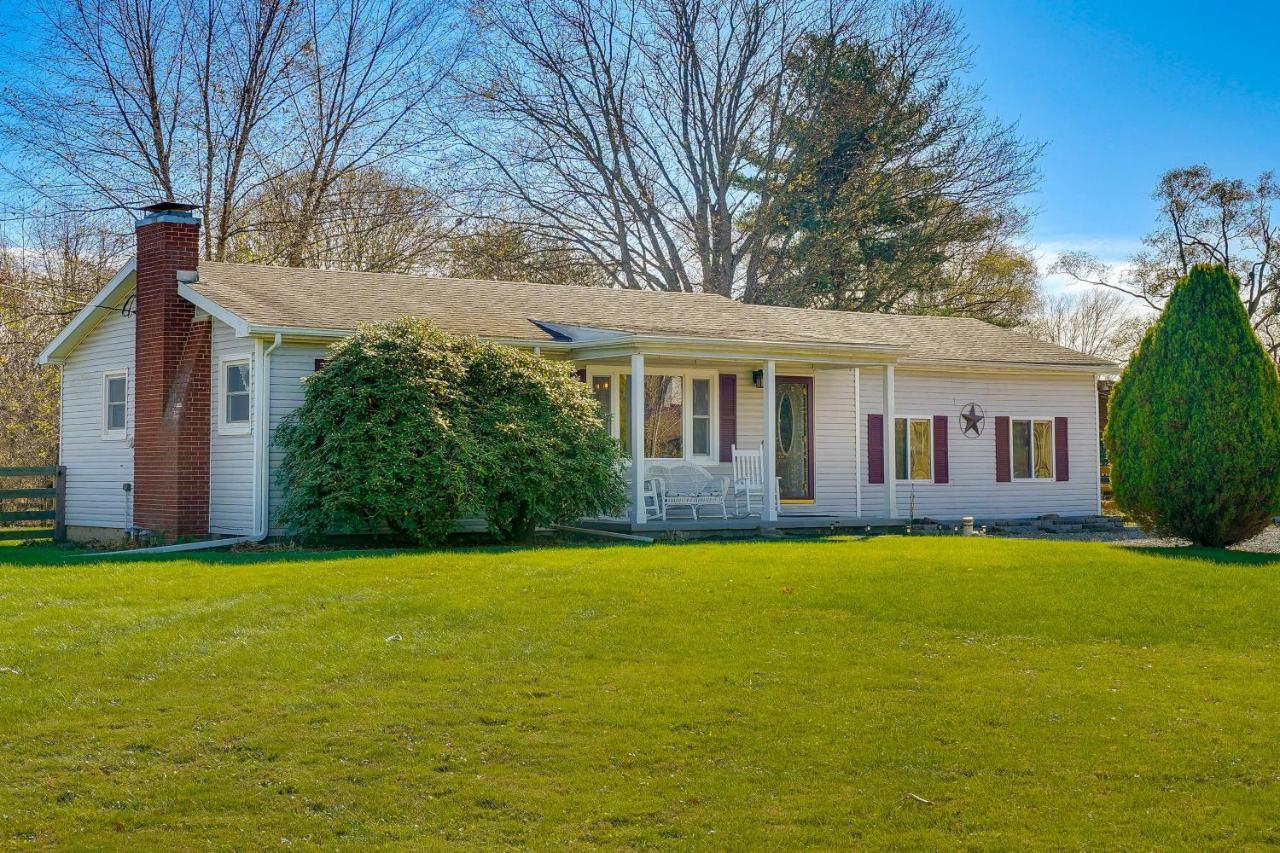 Hocking Hills Hideaway With Hot Tub And Fire Pit! Logan Exterior foto